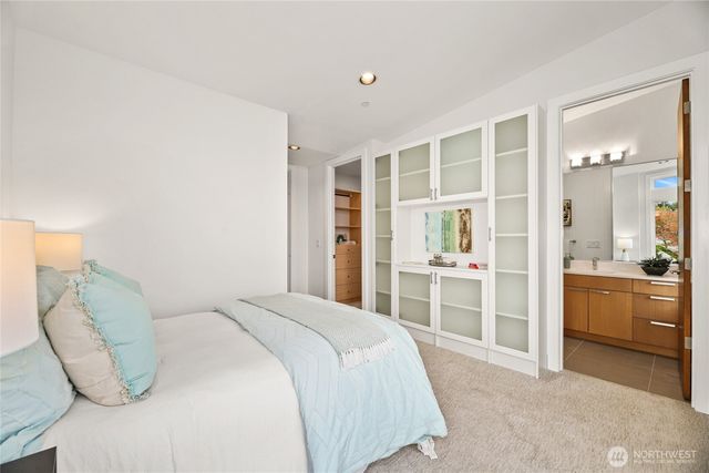 3037 NE Harrison Drive, Issaquah, WA 98029