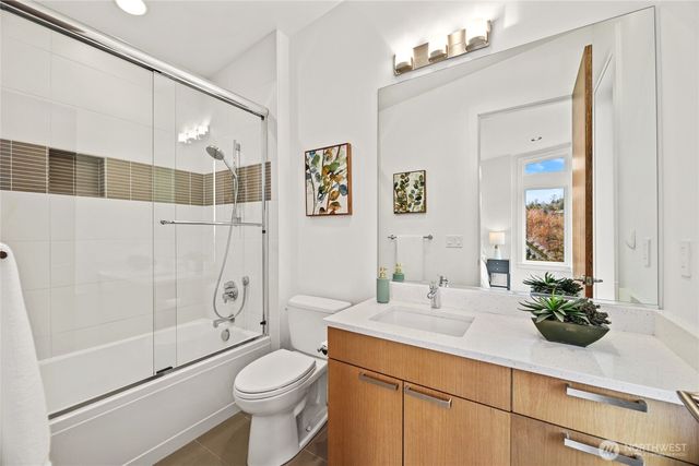 3037 NE Harrison Drive, Issaquah, WA 98029