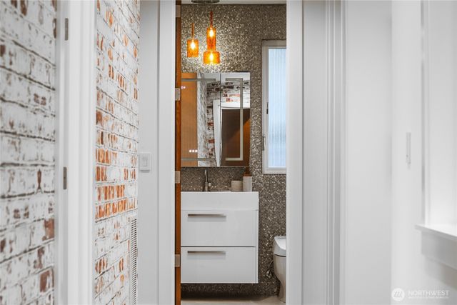 3037 NE Harrison Drive, Issaquah, WA 98029