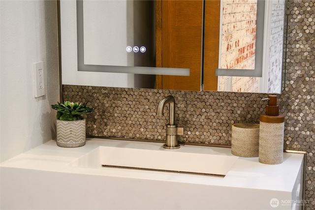 3037 NE Harrison Drive, Issaquah, WA 98029