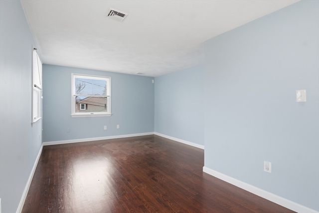 31 Milner St, Waltham, MA 02451