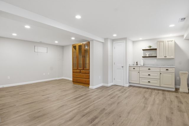 31 Milner St, Waltham, MA 02451