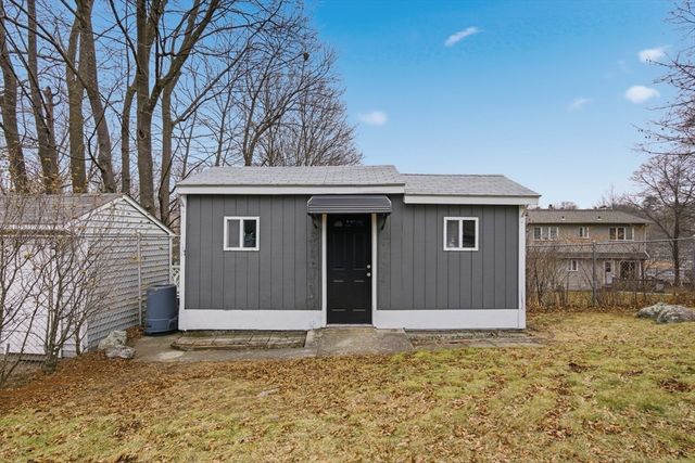 31 Milner St, Waltham, MA 02451