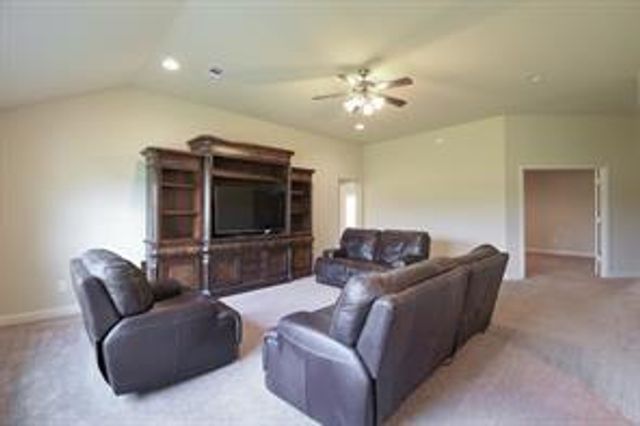 10118 N Whimbrel Circle, Conroe, TX 77385