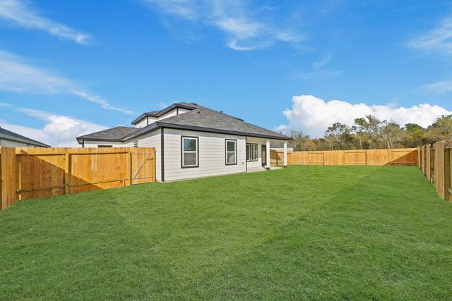 141 Wildflower Lane, Dayton, TX 77535