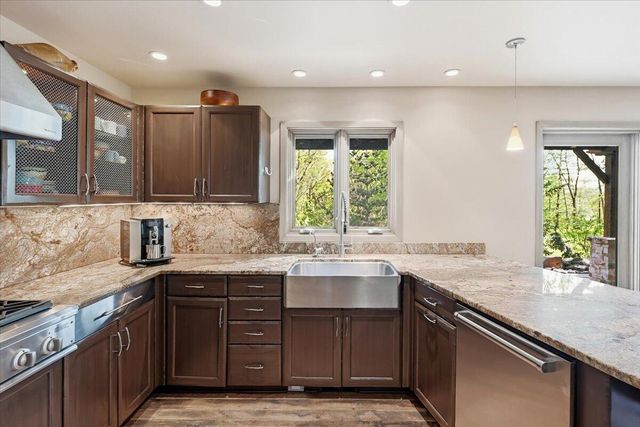 11057 RED FOX Ridge, Council Bluffs, IA 51503