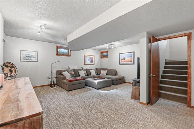 11057 RED FOX Ridge, Council Bluffs, IA 51503