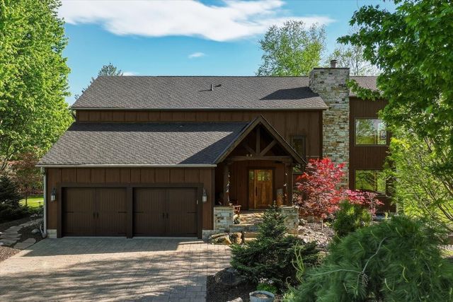 11057 RED FOX Ridge, Council Bluffs, IA 51503
