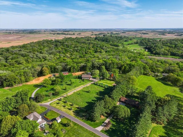 11057 RED FOX Ridge, Council Bluffs, IA 51503