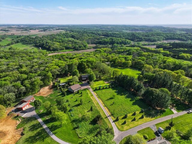 11057 RED FOX Ridge, Council Bluffs, IA 51503