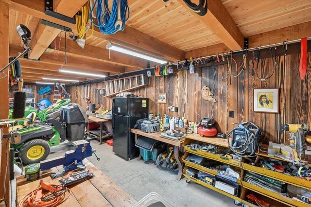 11057 RED FOX Ridge, Council Bluffs, IA 51503