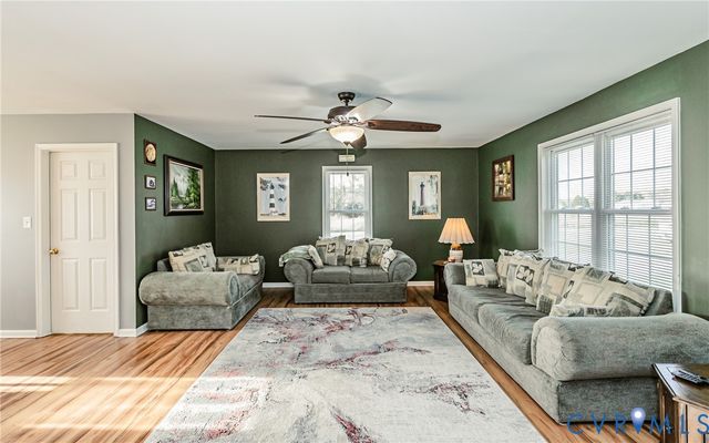 1595 Tallent Town Rd, Warsaw, VA 22572