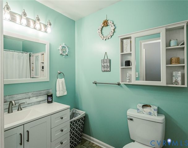 1595 Tallent Town Rd, Warsaw, VA 22572