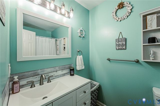 1595 Tallent Town Rd, Warsaw, VA 22572