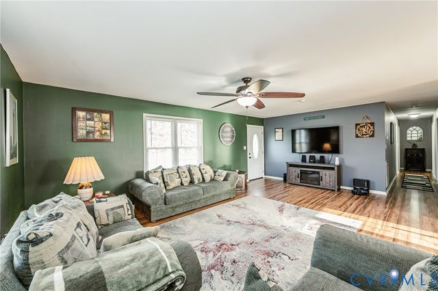1595 Tallent Town Rd, Warsaw, VA 22572