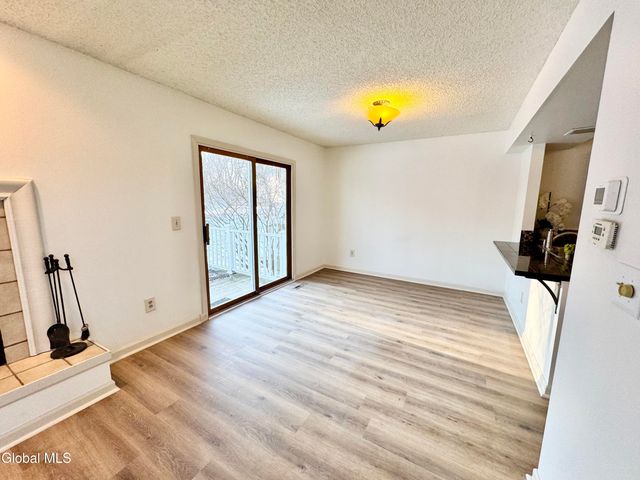 7 Brigantine Drive, Waterford, NY 12188