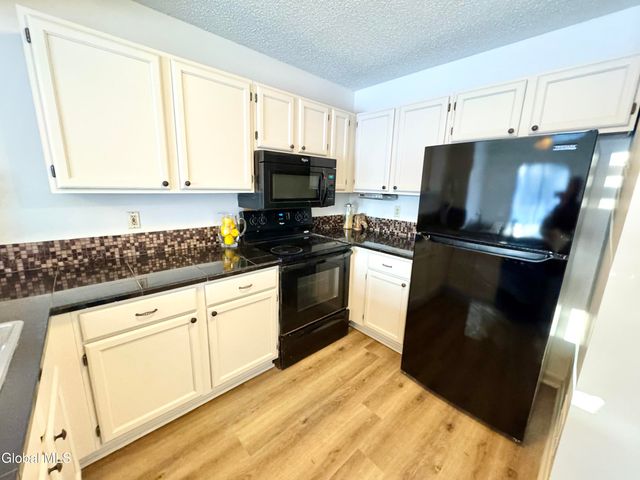 7 Brigantine Drive, Waterford, NY 12188