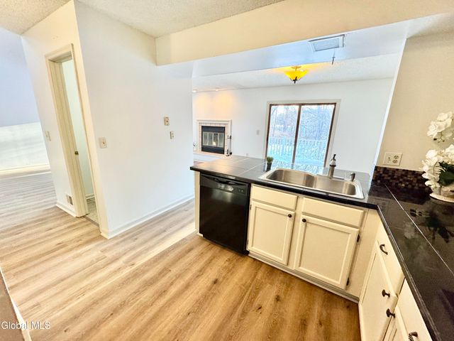 7 Brigantine Drive, Waterford, NY 12188