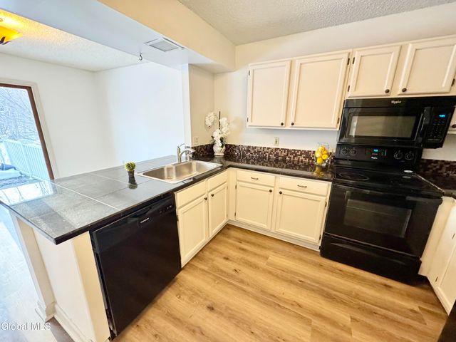 7 Brigantine Drive, Waterford, NY 12188