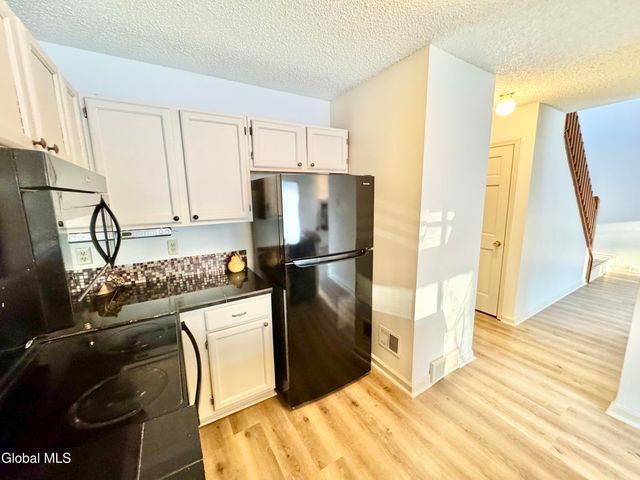 7 Brigantine Drive, Waterford, NY 12188