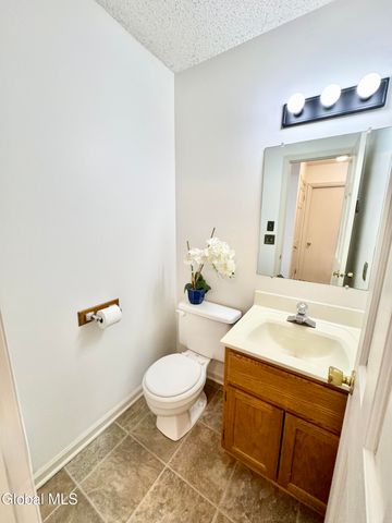 7 Brigantine Drive, Waterford, NY 12188