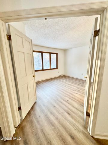 7 Brigantine Drive, Waterford, NY 12188