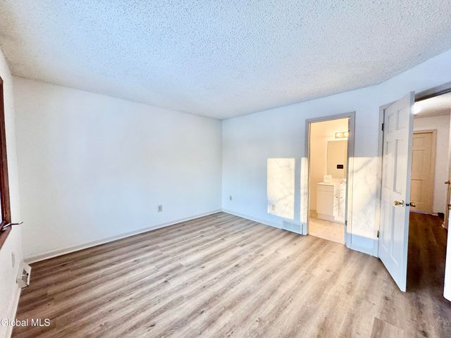 7 Brigantine Drive, Waterford, NY 12188