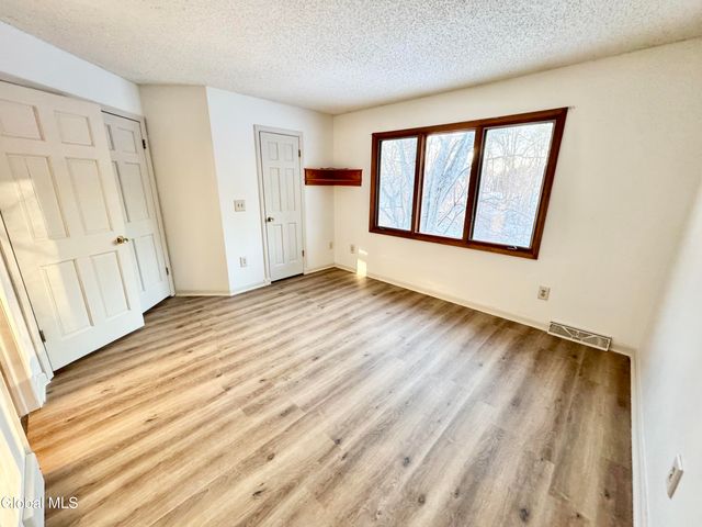 7 Brigantine Drive, Waterford, NY 12188