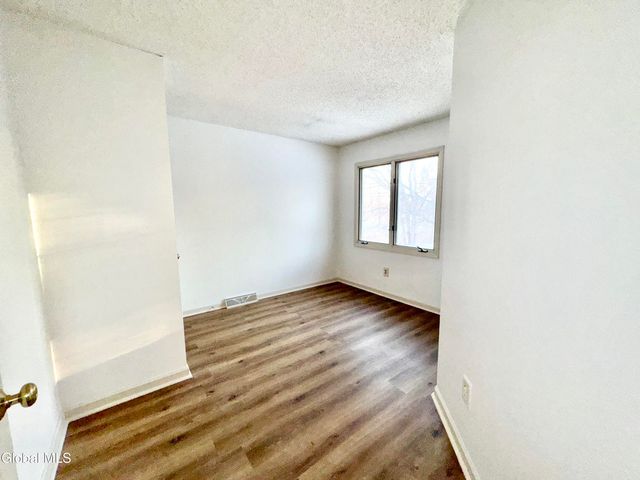 7 Brigantine Drive, Waterford, NY 12188