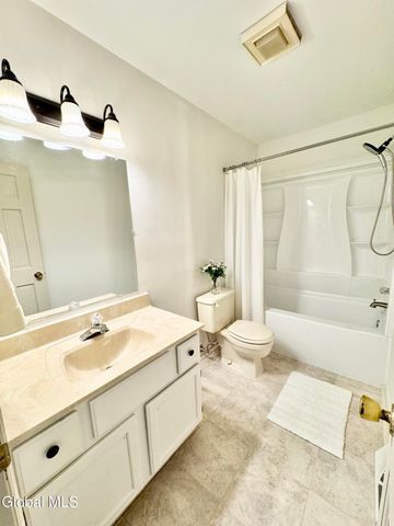 7 Brigantine Drive, Waterford, NY 12188