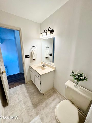 7 Brigantine Drive, Waterford, NY 12188