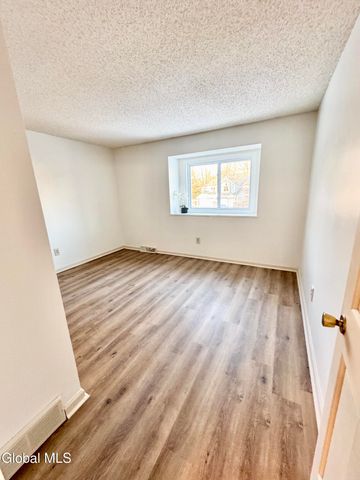 7 Brigantine Drive, Waterford, NY 12188