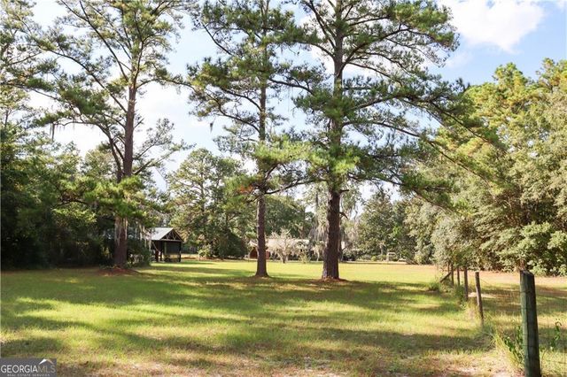 220 Arthur Knowles Road, Folkston, GA 31537