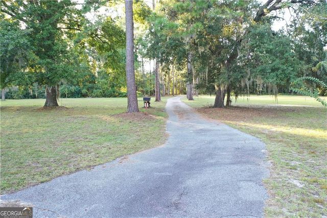 220 Arthur Knowles Road, Folkston, GA 31537