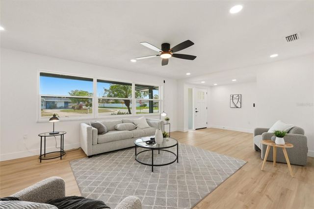 13779 PINECREST DRIVE, Largo, FL 33774