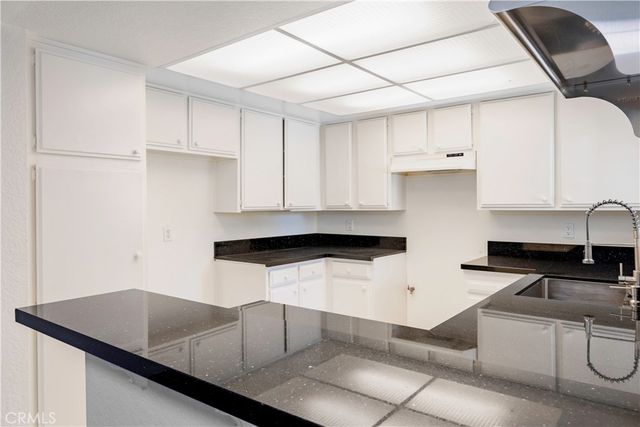 16581 Grunion 107, Huntington Beach, CA 92649