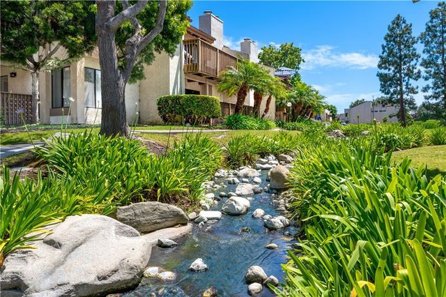 16581 Grunion 107, Huntington Beach, CA 92649