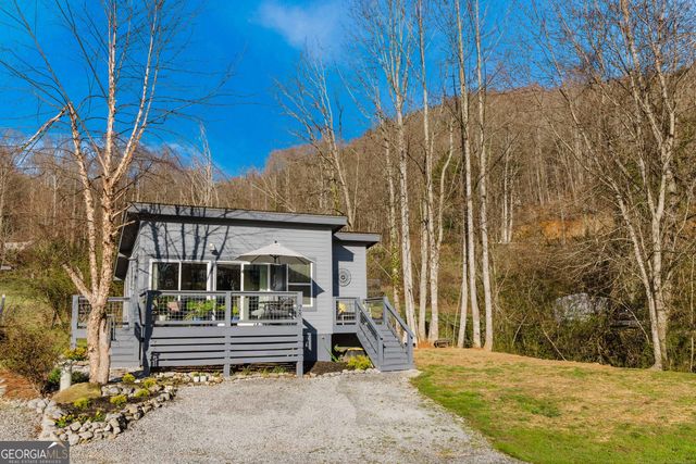 28 Maple Springs, Clayton, GA 30525