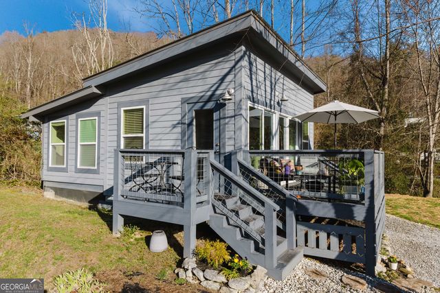 28 Maple Springs, Clayton, GA 30525