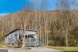 28 Maple Springs, Clayton, GA 30525