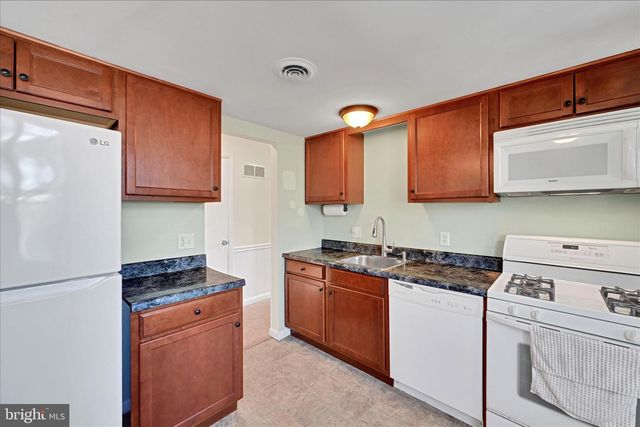 52-4 HOLLY DR, Reading, PA 19606