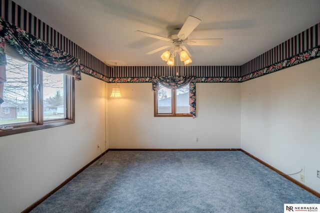 121 S William Avenue, Fremont, NE 68025