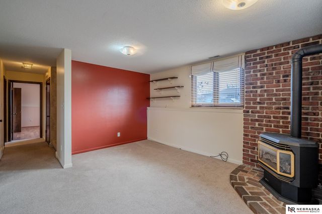 121 S William Avenue, Fremont, NE 68025