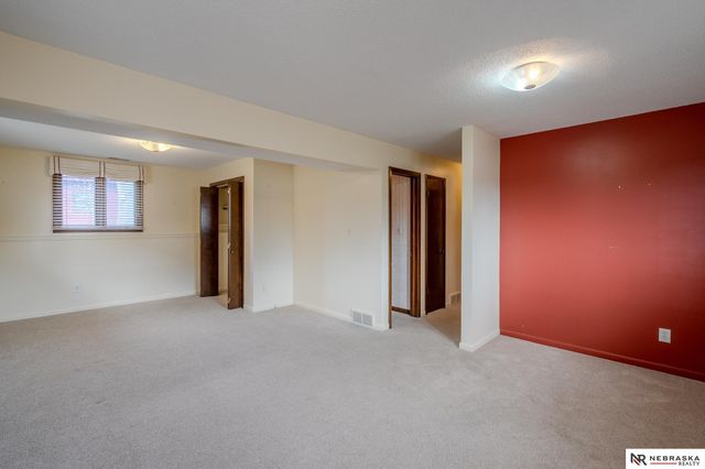 121 S William Avenue, Fremont, NE 68025