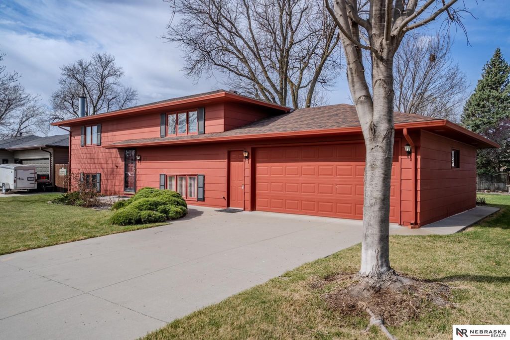 121 S William Avenue, Fremont, NE 68025