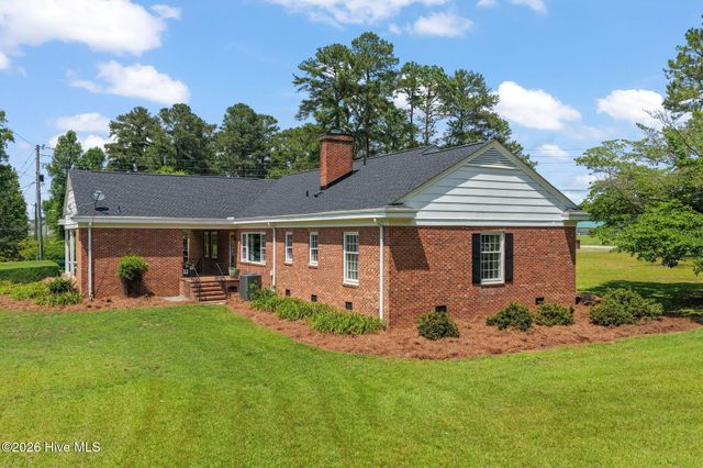 1905 Nc Highway 50 N, Benson, NC 27504