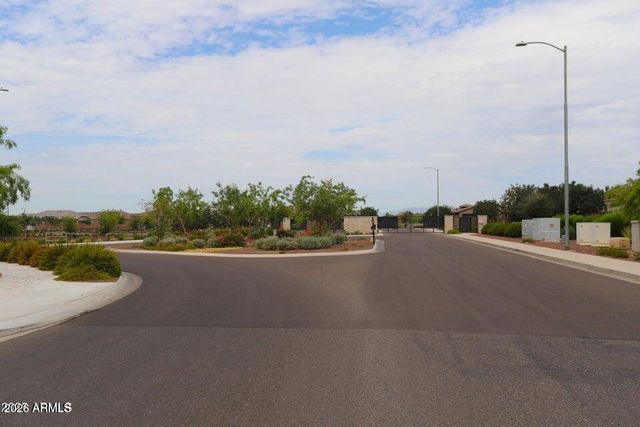 9115 W GLENROSA Avenue, Phoenix, AZ 85037