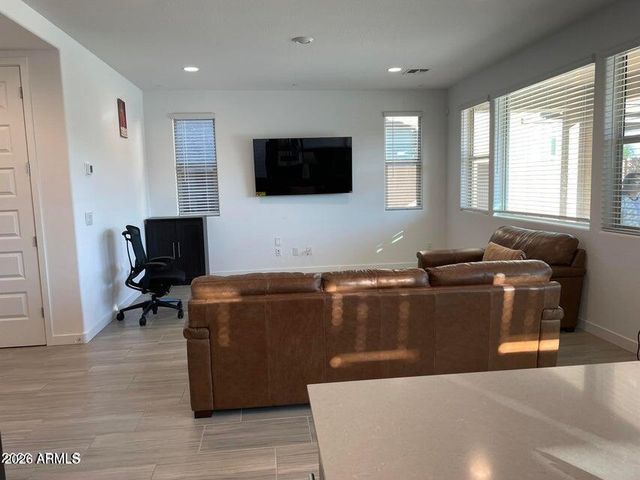 9115 W GLENROSA Avenue, Phoenix, AZ 85037