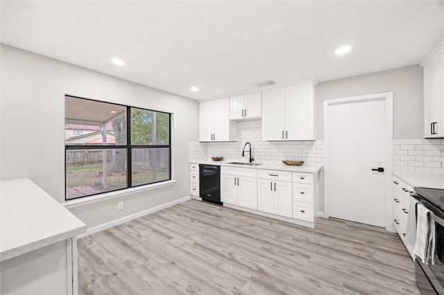 1915 Leander, San Antonio, TX 78251