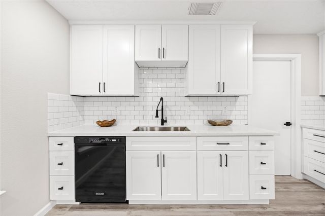 1915 Leander, San Antonio, TX 78251